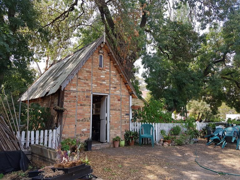 Montsalvat eltham hut