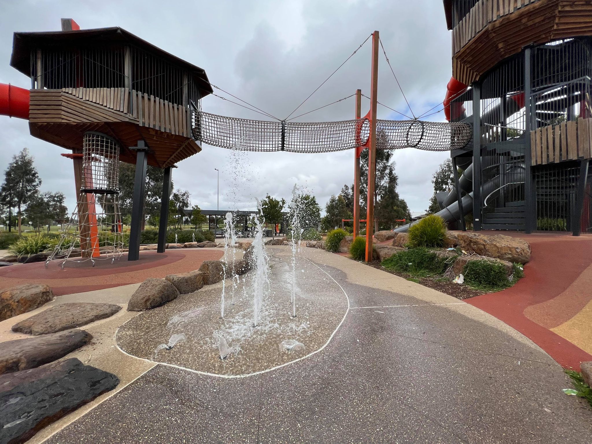 frontier park aintree rockbank water play area