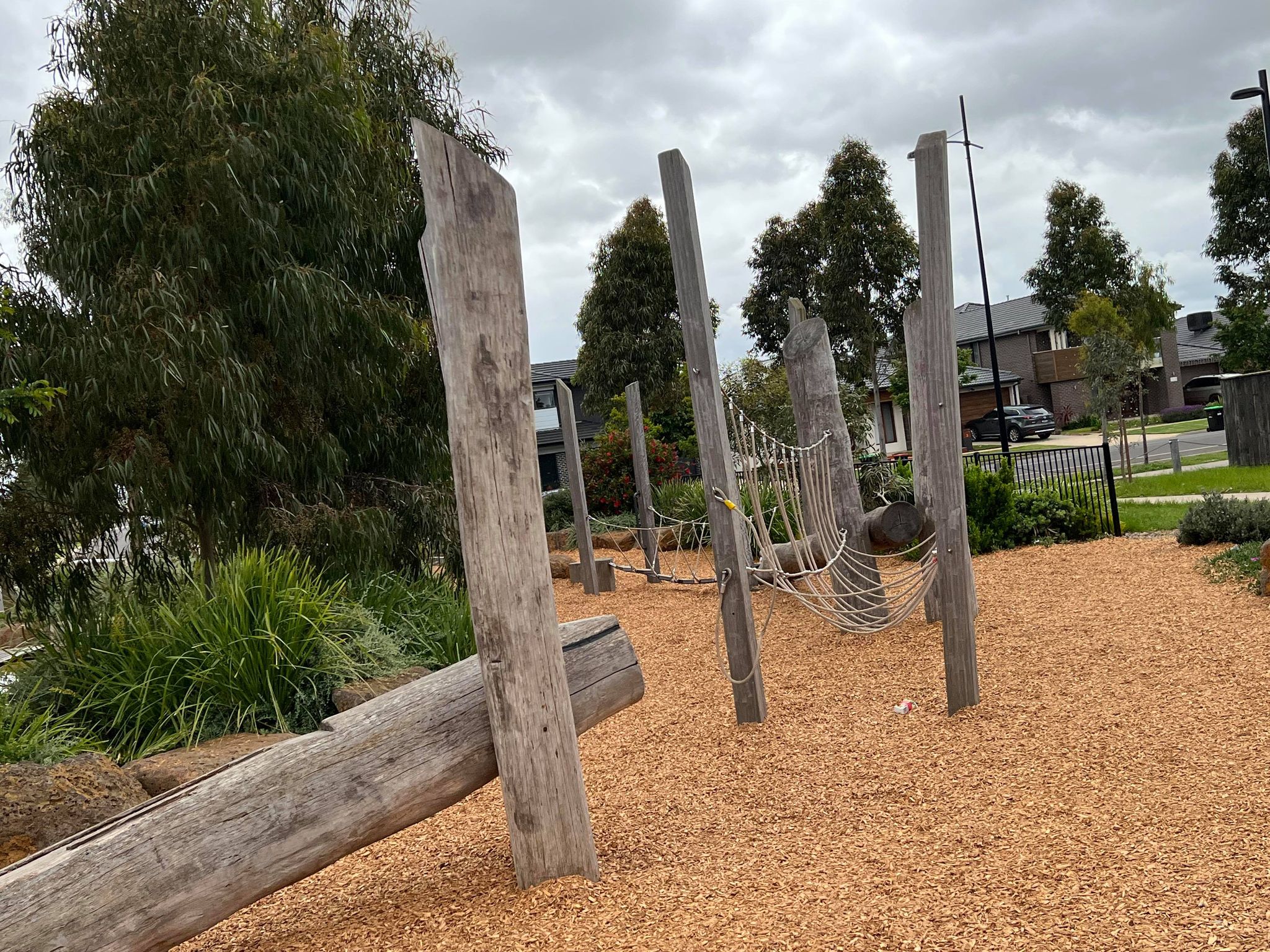 frontier park aintree rockbank water play areaD.jpg obstacle course