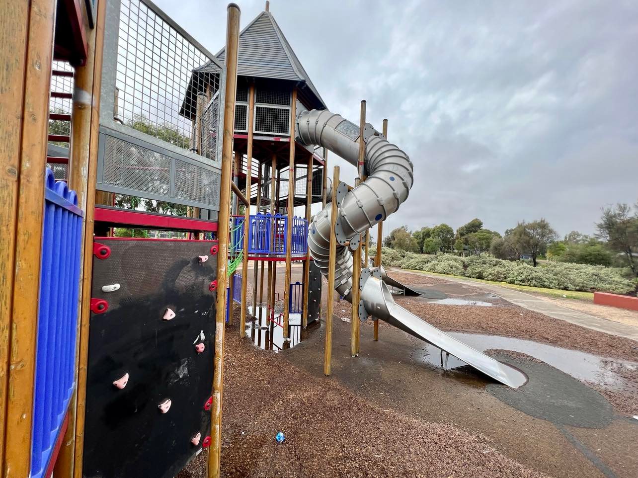 grange reserve hoppers crossing giant spiral slide