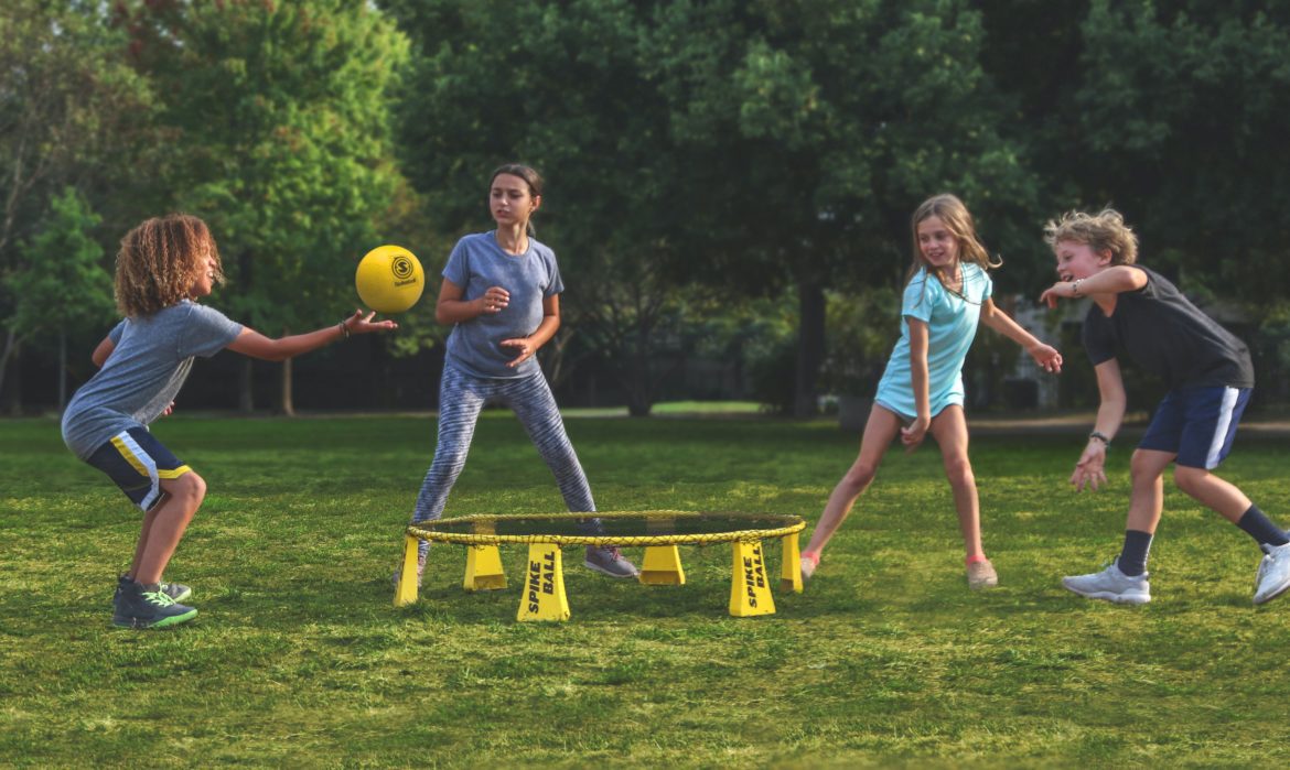 spikeball-ESlJNsYwIwM-unsplash